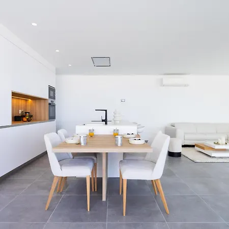 Sybaris 09 By Smart ヴィラ アデヘ