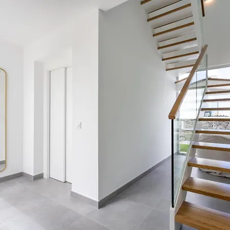 Sybaris 09 By Smart ヴィラ アデヘ